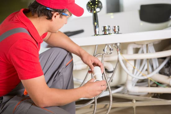 Professional plumber. Plumbing repair service.